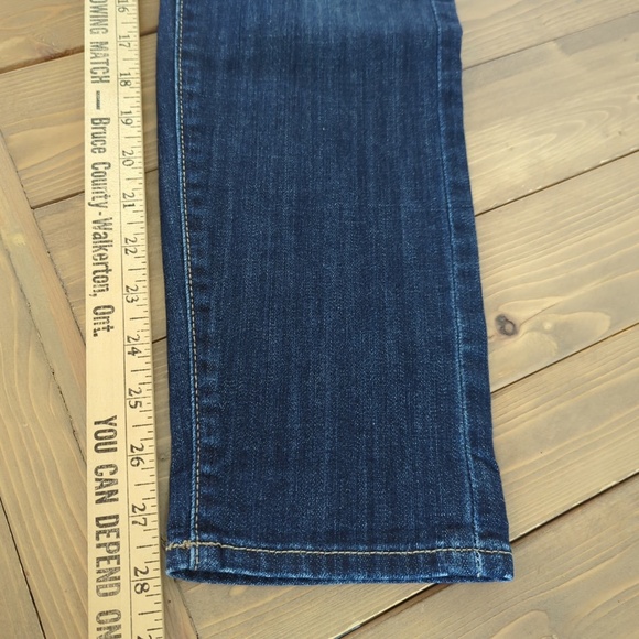 Lucky Brand Sienna Cigarette Low Rise Distressed Jeans- Size 2/26 - Picture 7 of 11